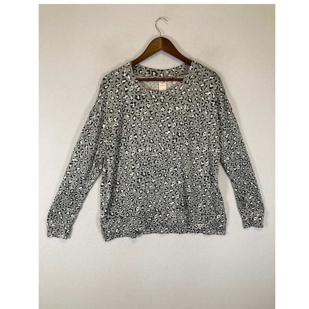 Leopard Print Secret Treasures Women L 12-14 Gray Crew Neck Relaxed Sweatshirt